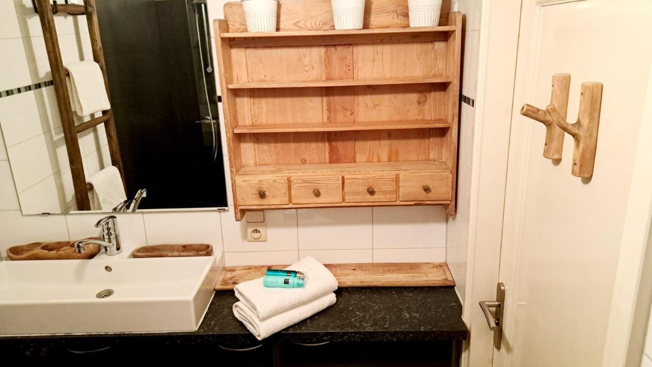 Comfortable Chalet In A Unique Location In Forest Essen Екстериор снимка